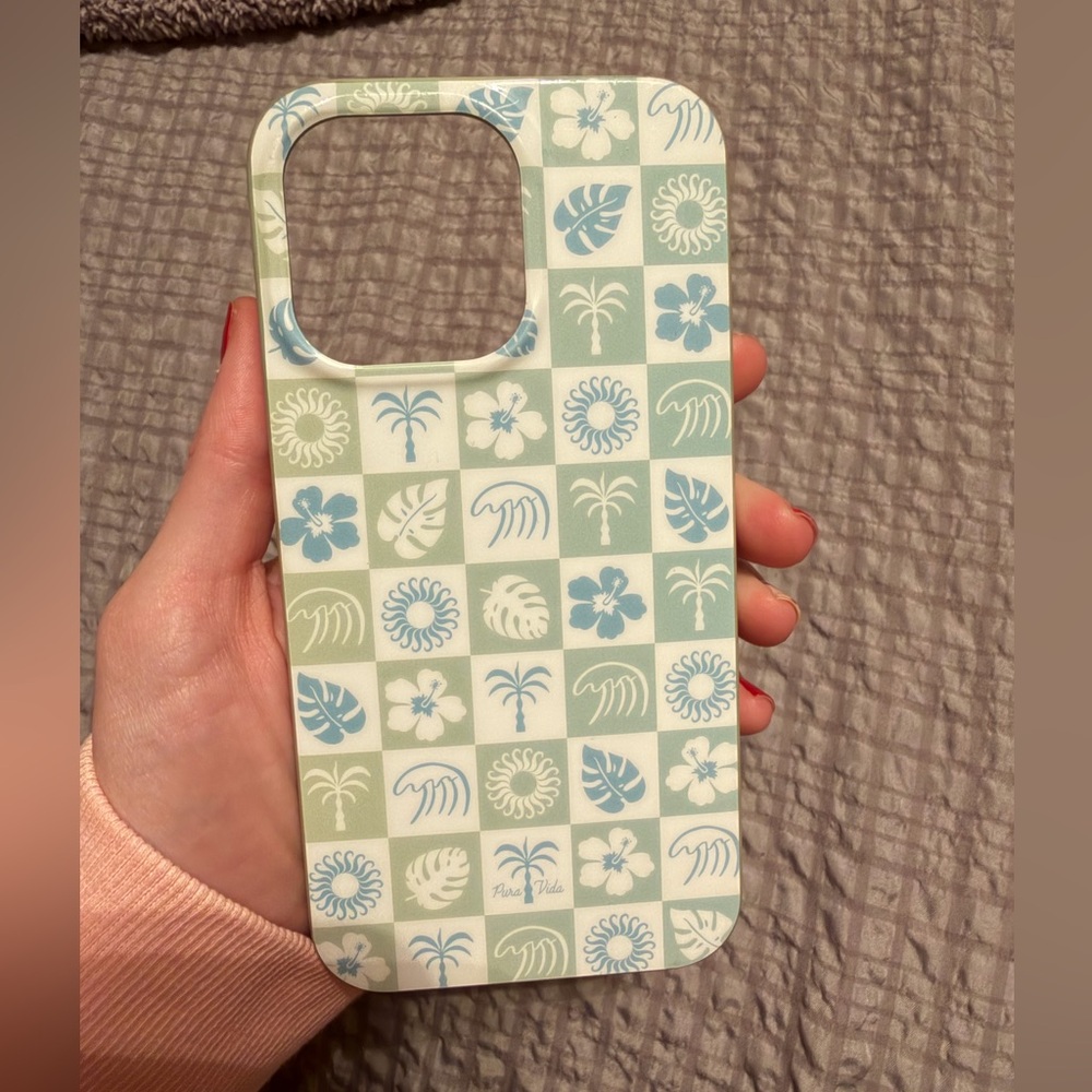 Beach-themed iPhone 13 Pro case